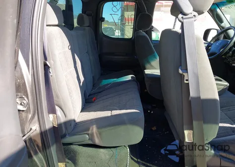 2003 Toyota Tundra Sr5 V8 z USA, uszkodzony, nr VIN 5TBBT44153S398276